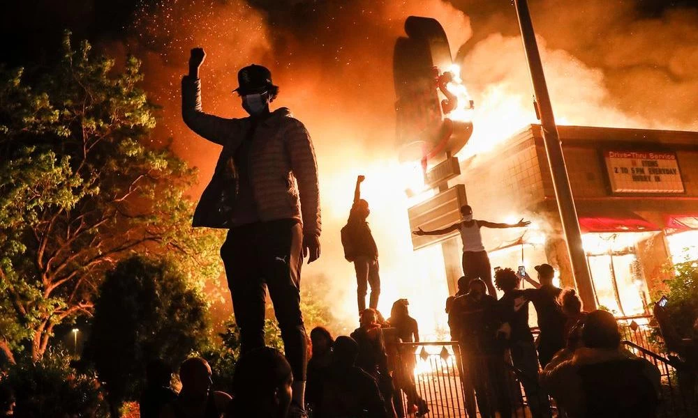 Τζορτζ Φλόιντ: "Απλώνονται" οι διαδηλώσεις σε όλες τις ΗΠΑ
